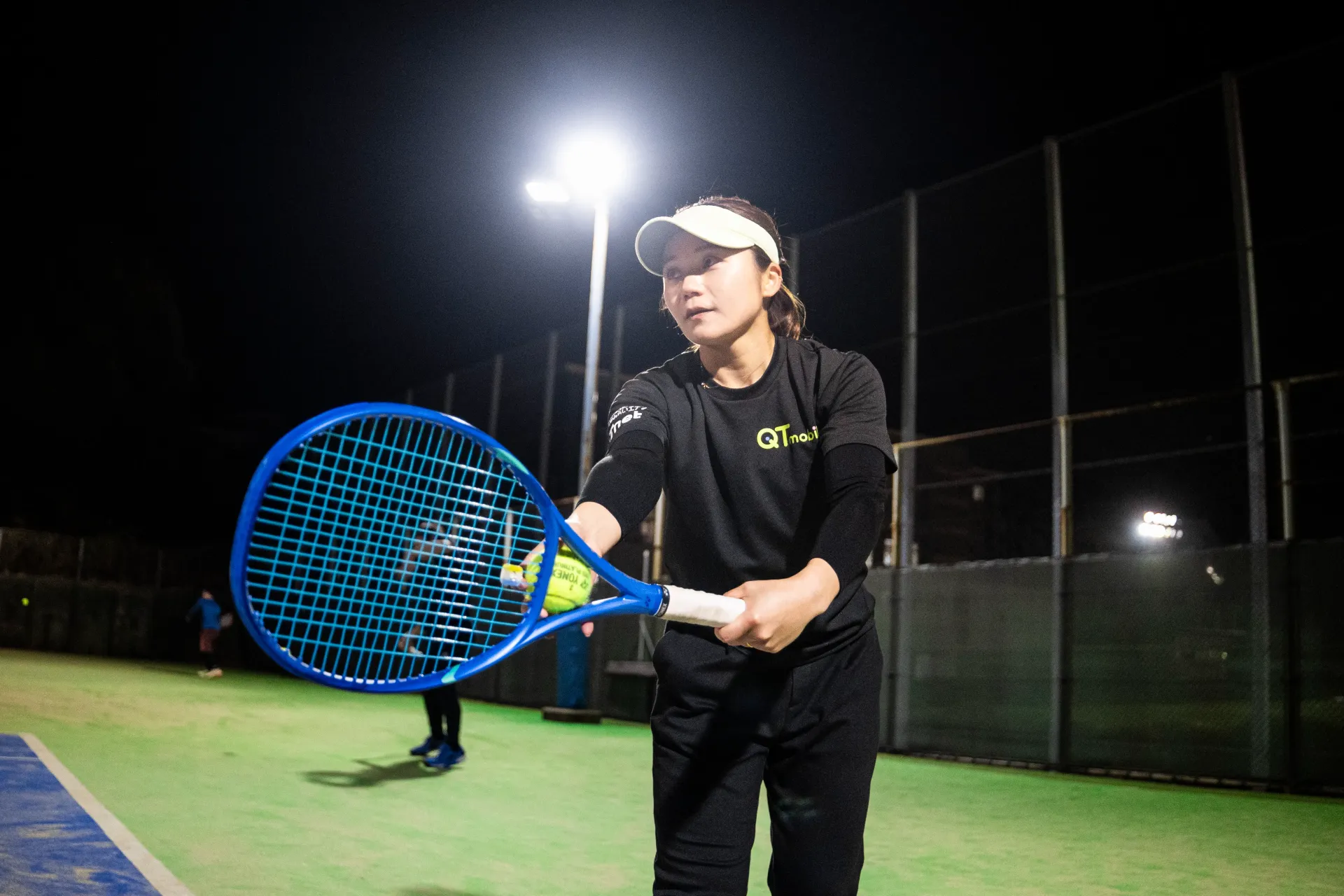 吉松さんのサーブ